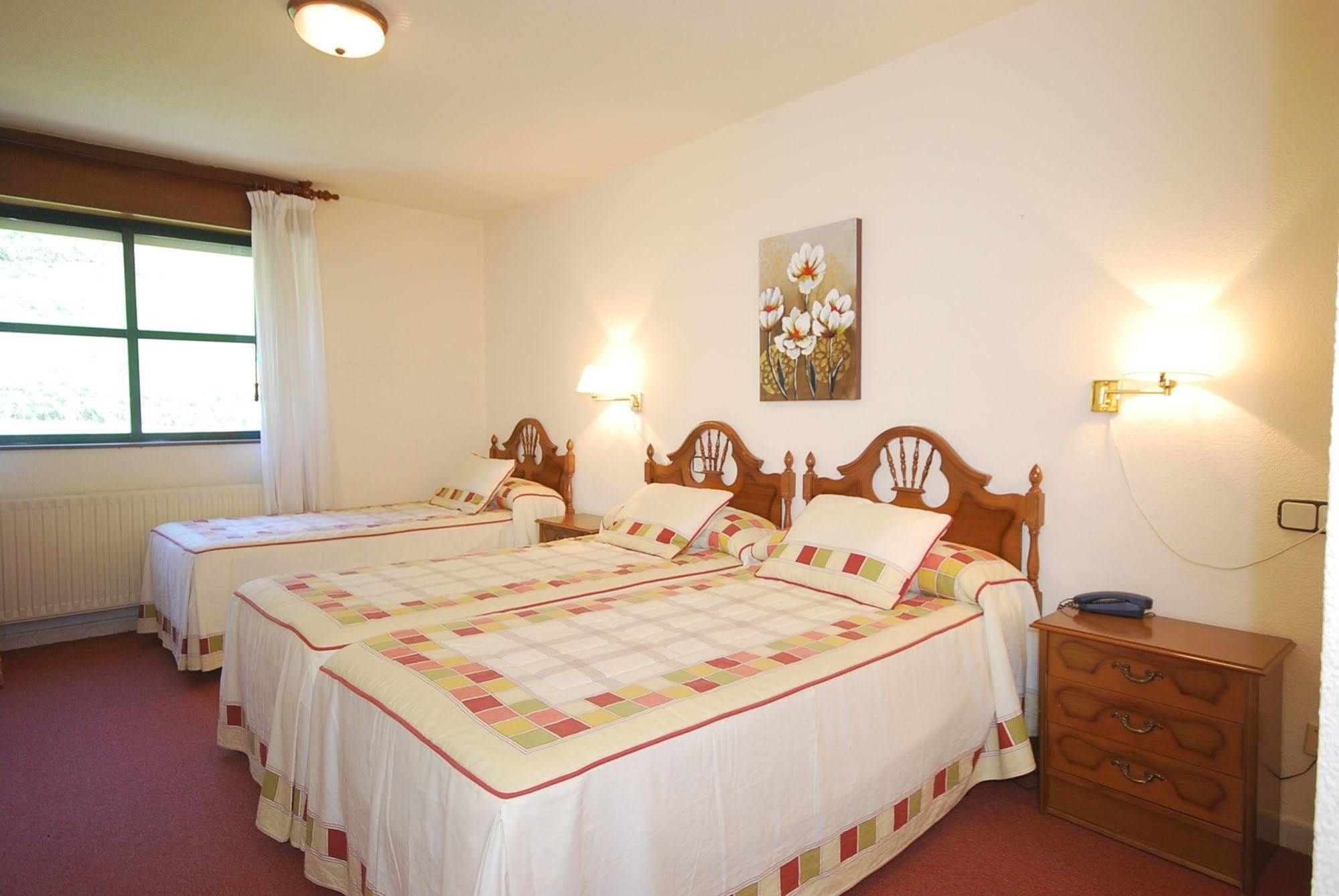 Hotel Principado De Europa อาเรนัส เด กาบราเลส ภายนอก รูปภาพ